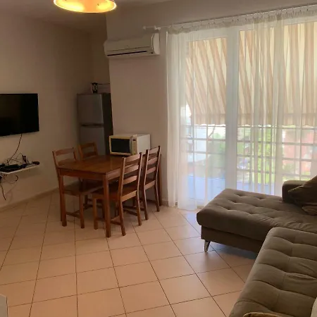 Double With Terrace 아파트 골렘