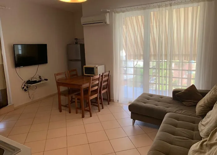 Double With Terrace Apartmán Golem (Tirana)